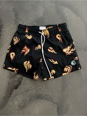 T&C Surf Designs Hawaii Black Flames Swim Trunks Shorts 5” Sz Small